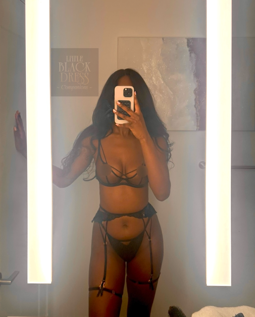 Aubrey-Toronto-Escort-2.png